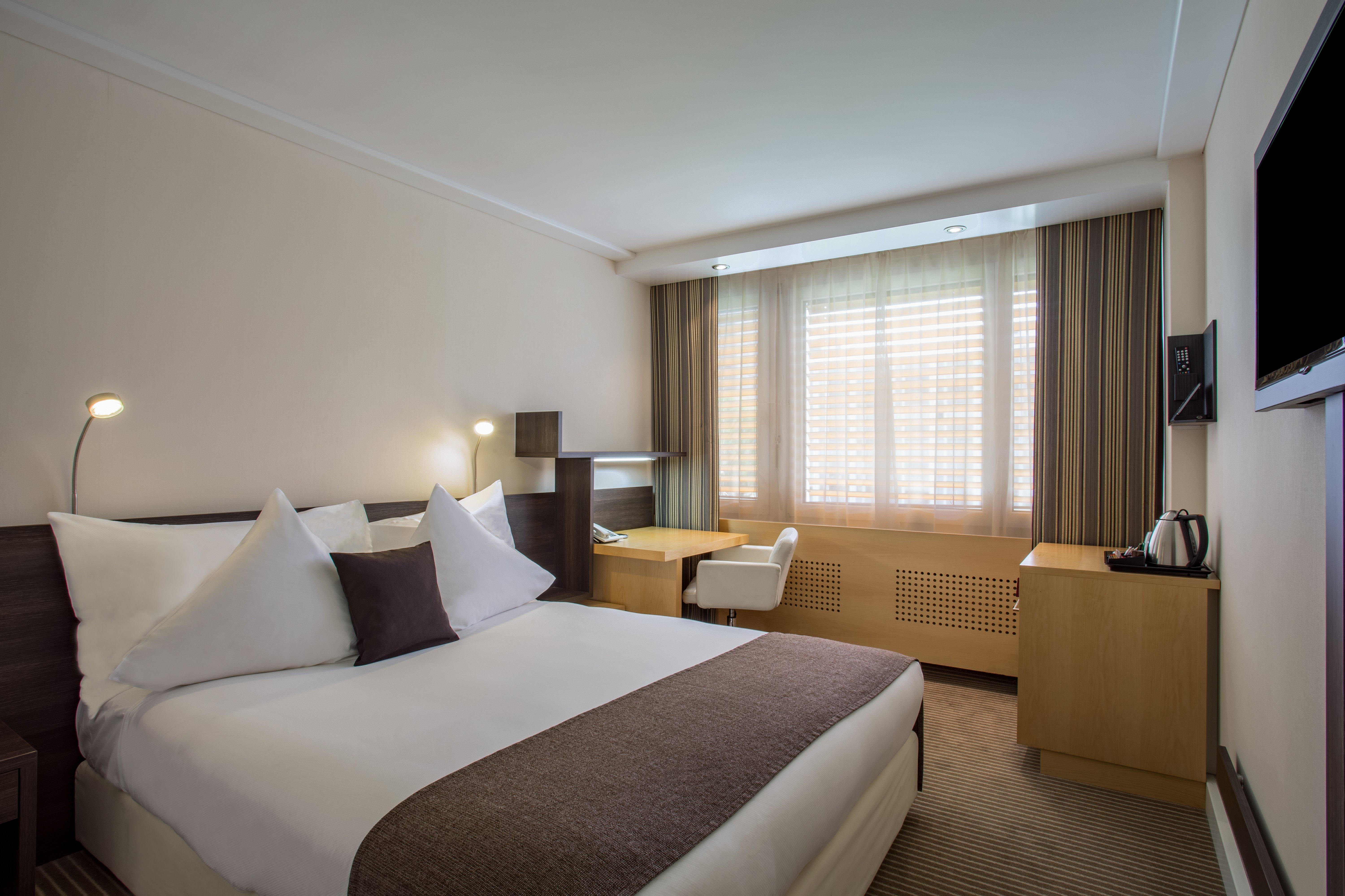 Crowne Plaza Zuerich By Ihg Hotel Ngoại thất bức ảnh
