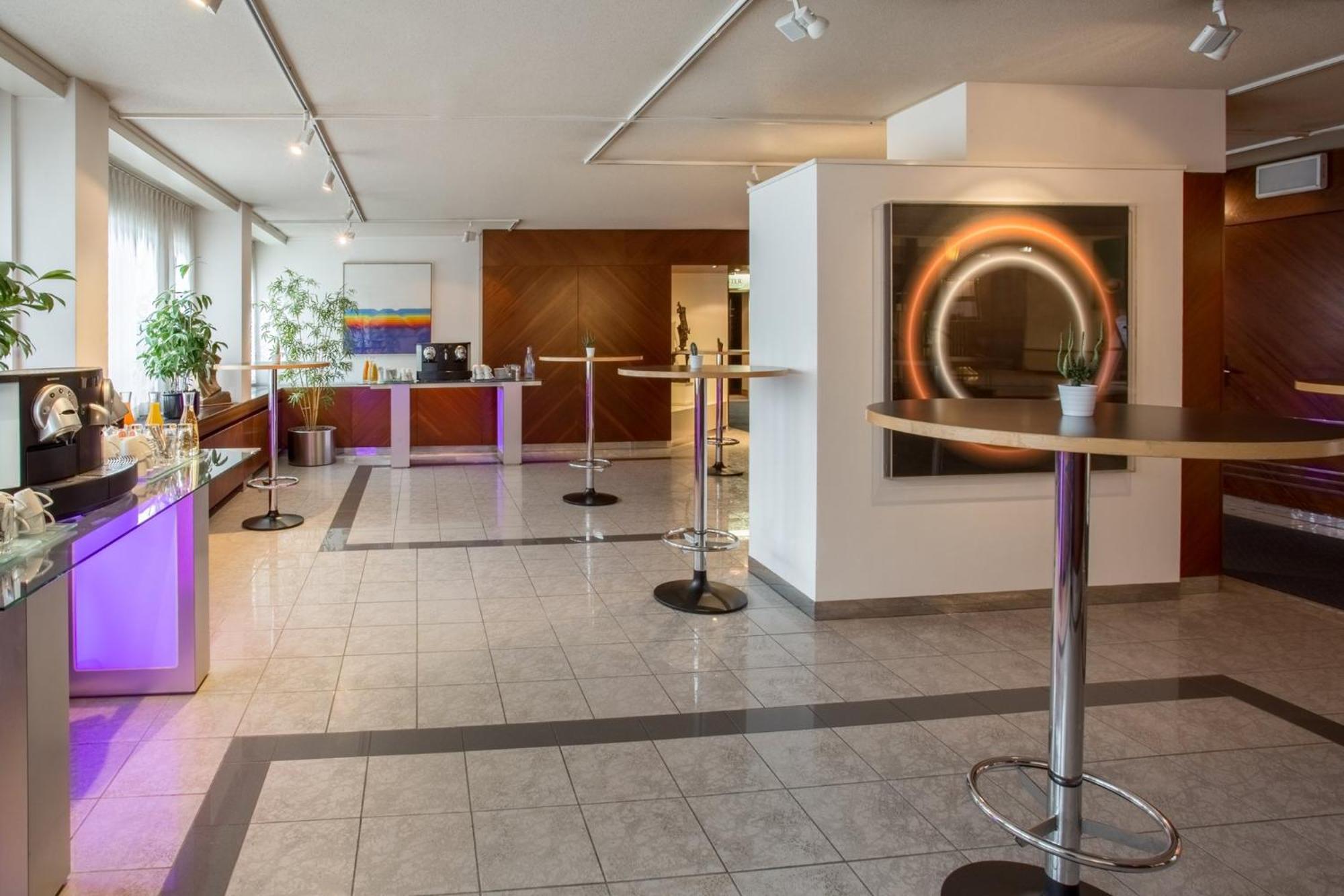 Crowne Plaza Zuerich By Ihg Hotel Ngoại thất bức ảnh