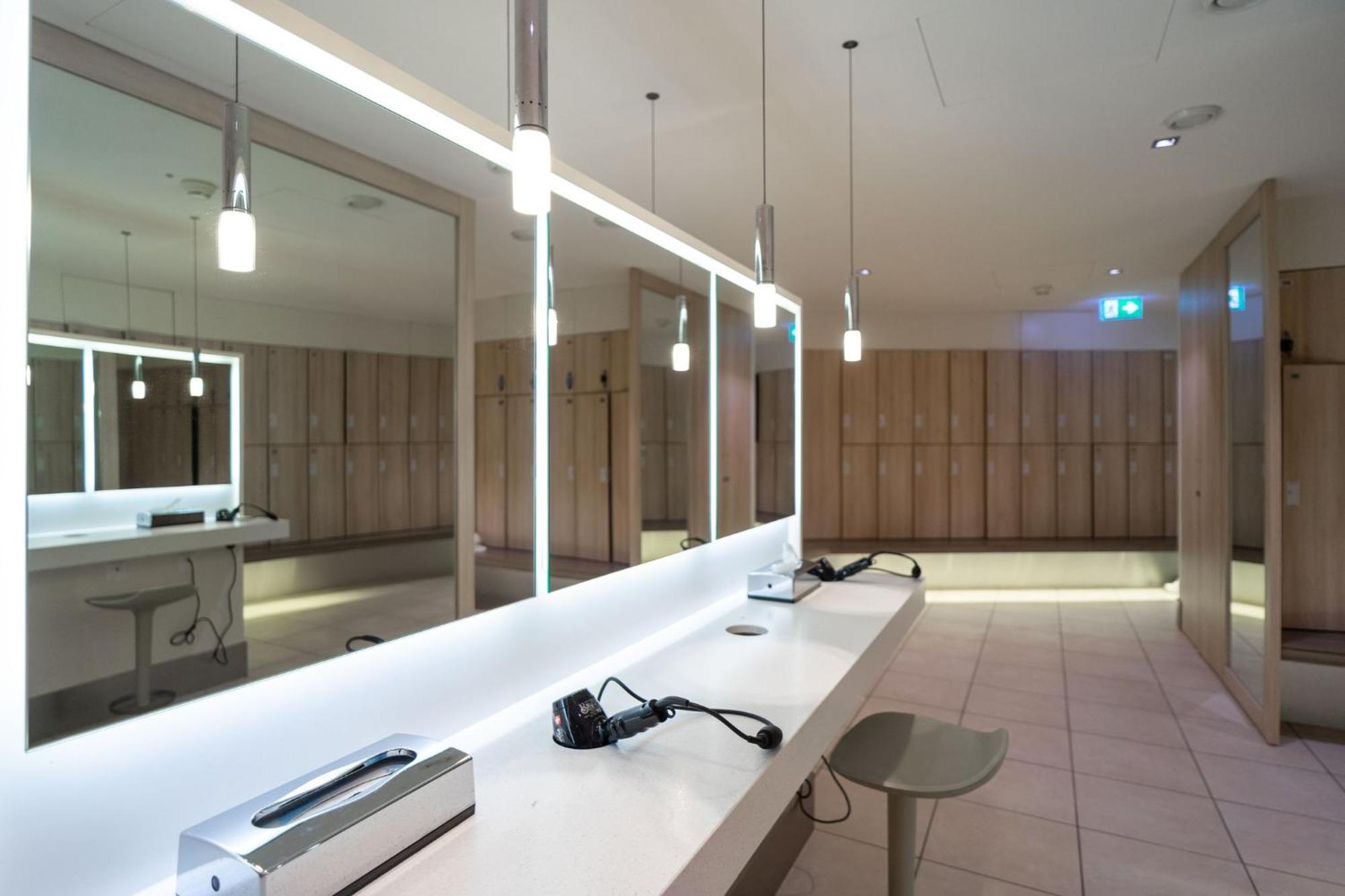 Crowne Plaza Zuerich By Ihg Hotel Ngoại thất bức ảnh