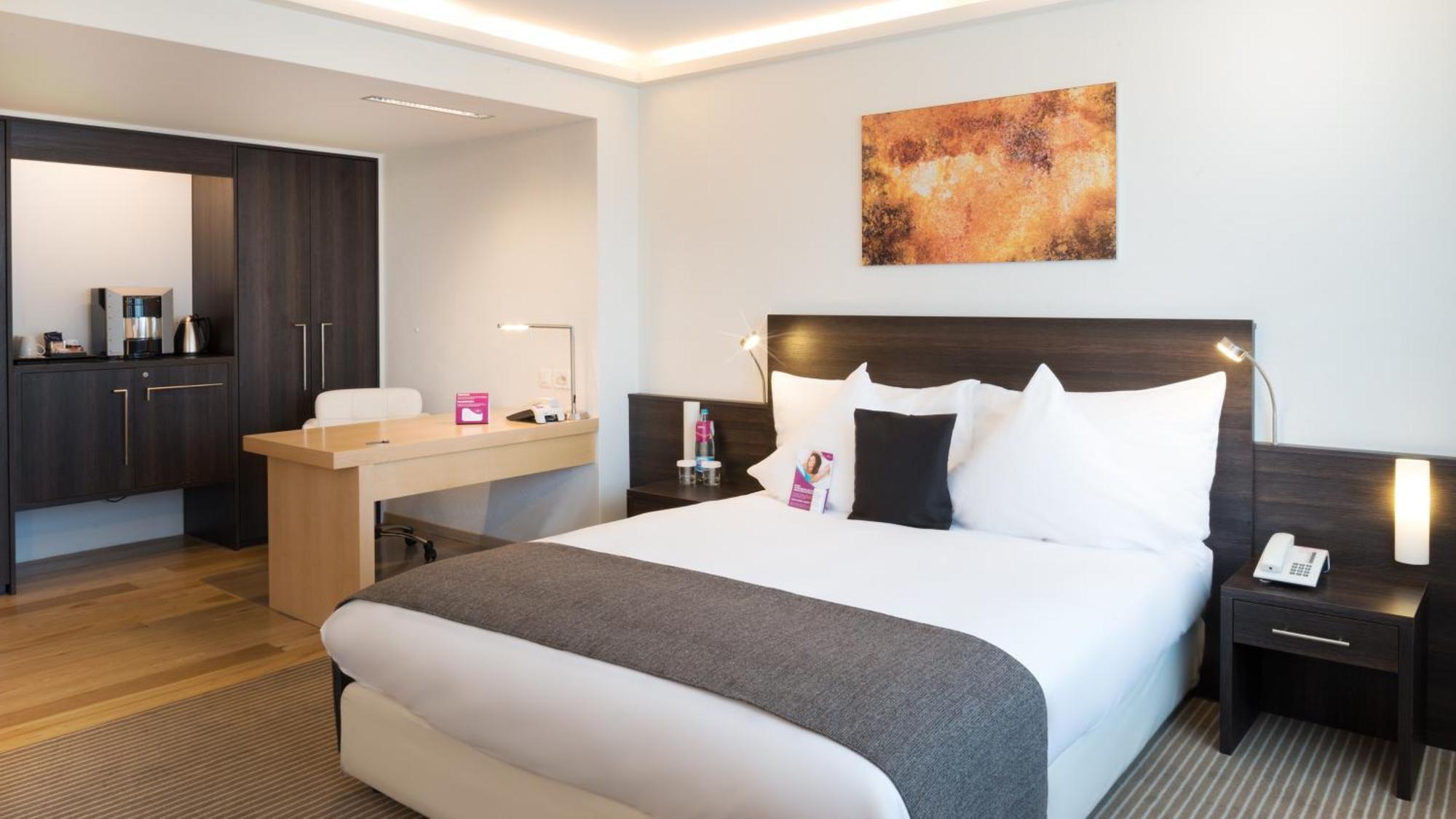 Crowne Plaza Zuerich By Ihg Hotel Ngoại thất bức ảnh