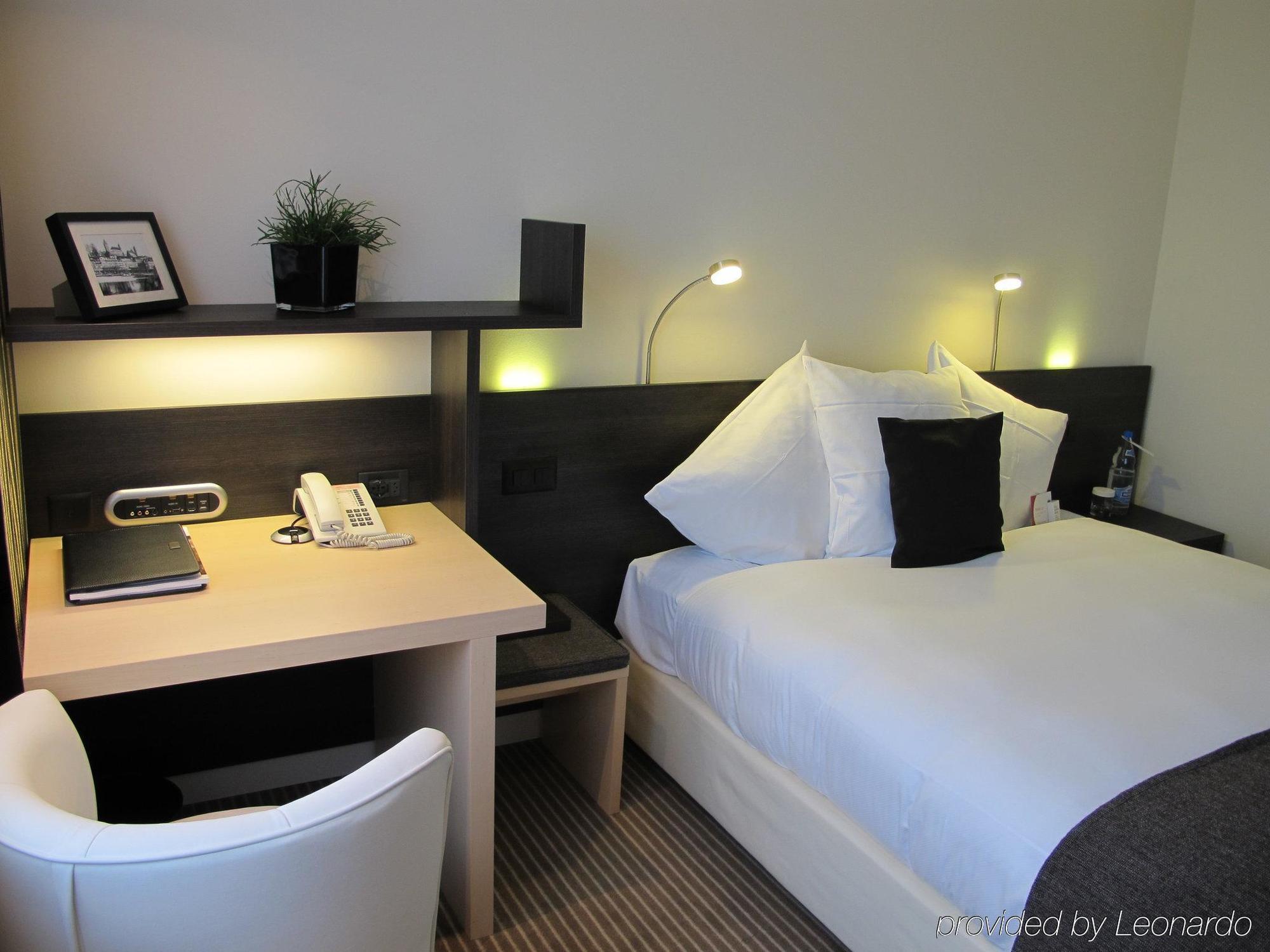 Crowne Plaza Zuerich By Ihg Hotel Ngoại thất bức ảnh
